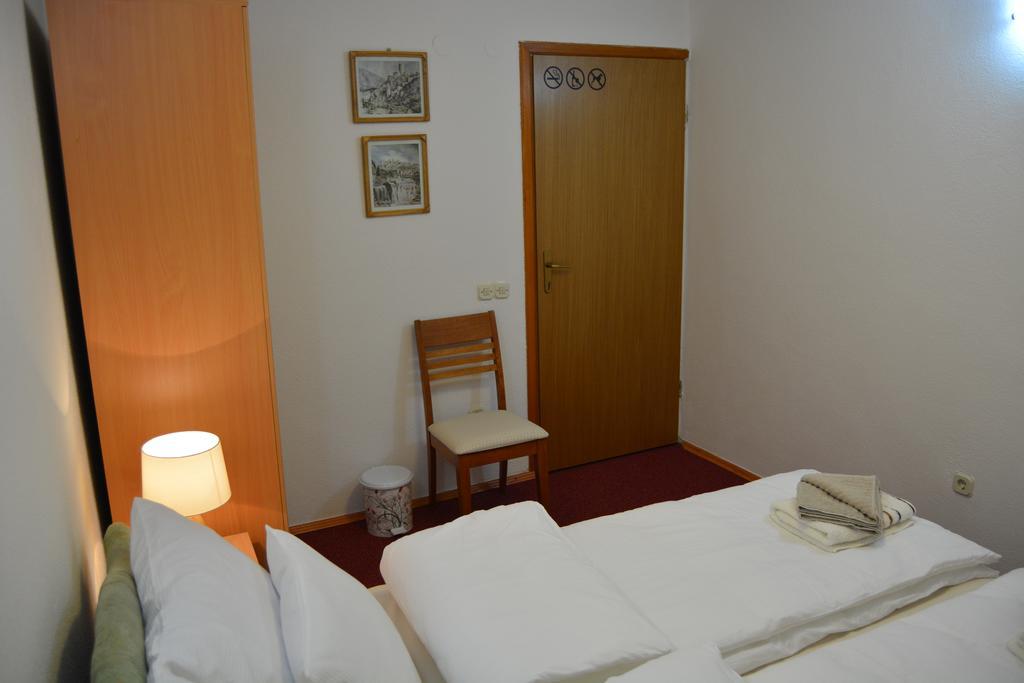 Hostel Denal Sarajevo Room photo